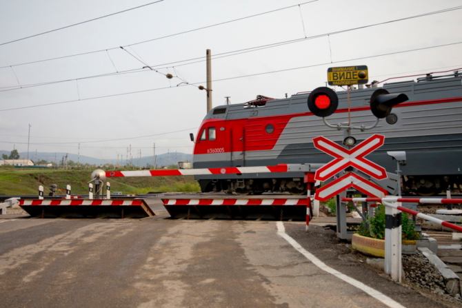 Госавтоинспекция Соликамского городского округа  напоминает, что игнорирование правил переезда железнодорожных путей  представляет серьезную опасность для жизни и здоровья водителя и пассажиров.